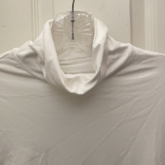 FINAL MARKDOWN Lands end long sleeved tee shirt medium - Picture 2 of 3